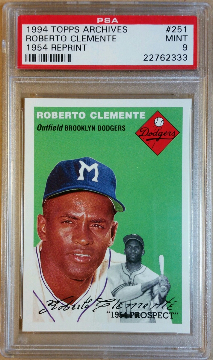 Roberto Clemente - 1971 Batting Action Sports Photo - Item # VARPFSAAHE074